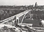 Old image of Rainbow bridge in Niagara Falls